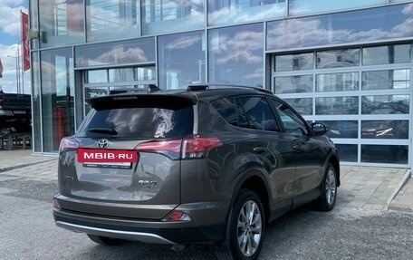 Toyota RAV4, 2018 год, 2 180 000 рублей, 4 фотография