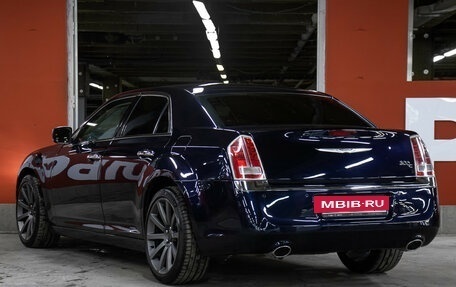 Chrysler 300C II, 2012 год, 1 298 000 рублей, 7 фотография
