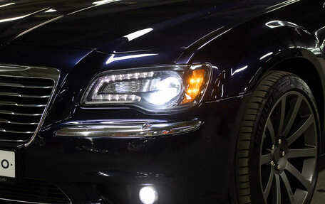 Chrysler 300C II, 2012 год, 1 298 000 рублей, 22 фотография