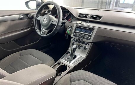 Volkswagen Passat B7, 2012 год, 1 099 000 рублей, 13 фотография