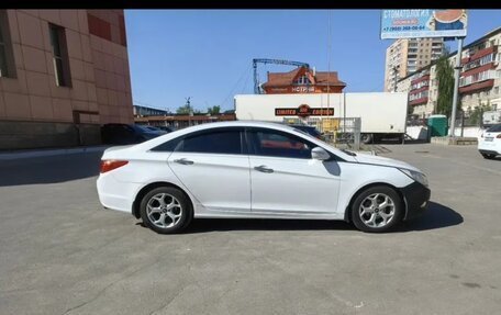 Hyundai Sonata VI, 2011 год, 630 000 рублей, 2 фотография
