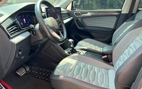 Volkswagen Tiguan II, 2023 год, 3 300 000 рублей, 8 фотография