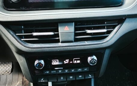 Skoda Rapid II, 2022 год, 2 300 000 рублей, 11 фотография