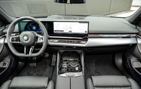 BMW 5 серия, 2025 год, 10 300 000 рублей, 8 фотография