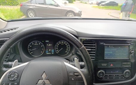 Mitsubishi Outlander III рестайлинг 3, 2013 год, 1 300 000 рублей, 4 фотография