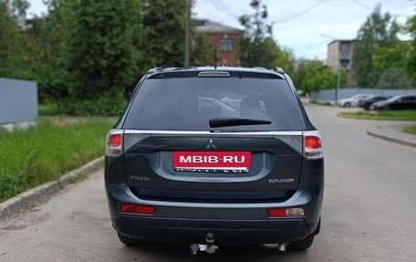 Mitsubishi Outlander III рестайлинг 3, 2013 год, 1 300 000 рублей, 3 фотография