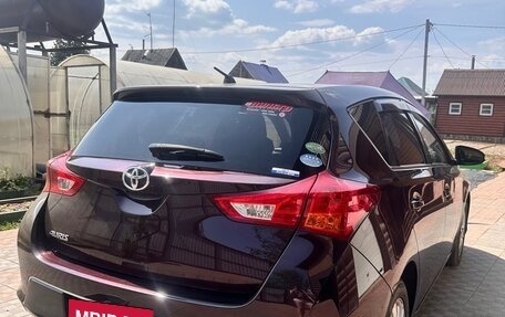 Toyota Auris II, 2014 год, 1 400 000 рублей, 2 фотография