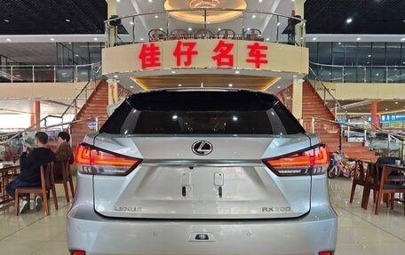 Lexus RX IV рестайлинг, 2022 год, 3 570 000 рублей, 6 фотография