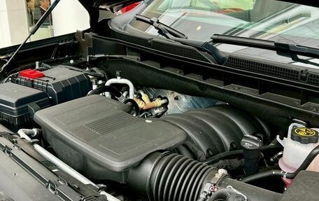 Cadillac Escalade V, 2024 год, 15 440 000 рублей, 18 фотография