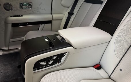 Rolls-Royce Ghost Series II рестайлинг, 2025 год, 67 000 000 рублей, 34 фотография