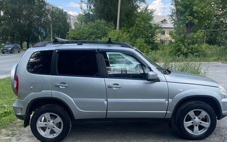 Chevrolet Niva I рестайлинг, 2013 год, 615 000 рублей, 3 фотография