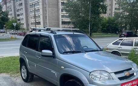 Chevrolet Niva I рестайлинг, 2013 год, 615 000 рублей, 4 фотография