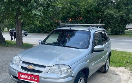 Chevrolet Niva I рестайлинг, 2013 год, 615 000 рублей, 6 фотография