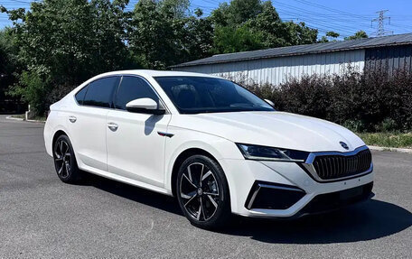 Skoda Octavia IV, 2022 год, 2 100 000 рублей, 1 фотография