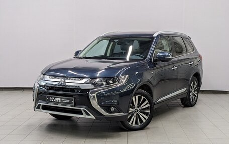 Mitsubishi Outlander III рестайлинг 3, 2019 год, 2 650 000 рублей, 1 фотография