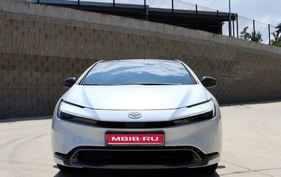 Toyota Prius IV XW50, 2024 год, 3 900 000 рублей, 1 фотография