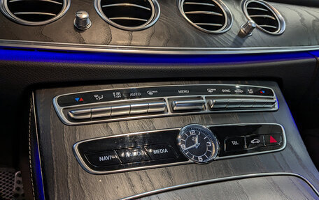 Mercedes-Benz E-Класс, 2019 год, 3 100 000 рублей, 20 фотография