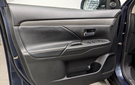 Mitsubishi Outlander III рестайлинг 3, 2019 год, 2 650 000 рублей, 8 фотография