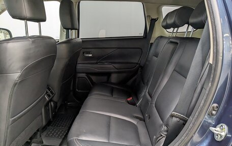 Mitsubishi Outlander III рестайлинг 3, 2019 год, 2 650 000 рублей, 26 фотография