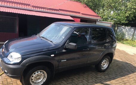 Chevrolet Niva I рестайлинг, 2011 год, 820 000 рублей, 2 фотография