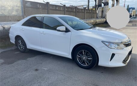 Toyota Camry, 2015 год, 2 050 000 рублей, 2 фотография