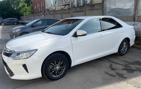 Toyota Camry, 2015 год, 2 050 000 рублей, 3 фотография