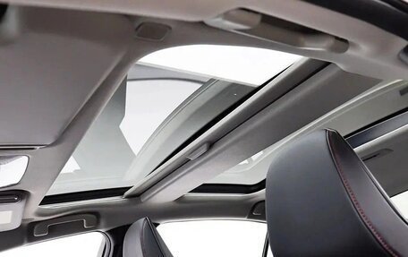 Toyota Prius IV XW50, 2024 год, 3 900 000 рублей, 15 фотография