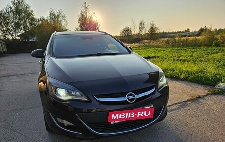 Opel Astra J, 2012 год, 950 000 рублей, 2 фотография