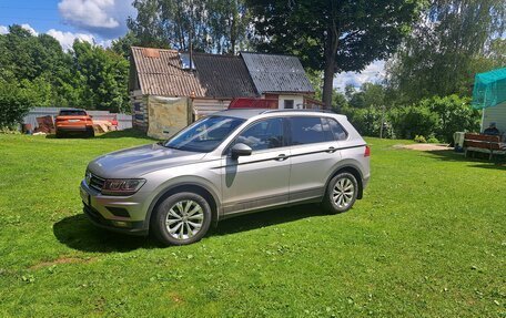 Volkswagen Tiguan II, 2020 год, 2 740 000 рублей, 2 фотография