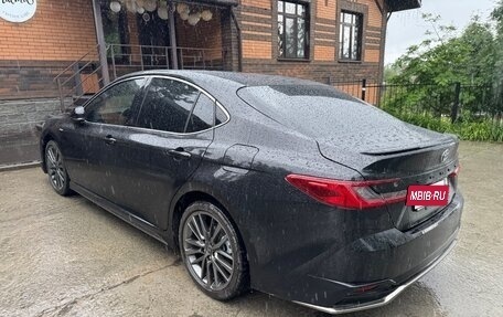 Toyota Camry, 2024 год, 3 800 000 рублей, 2 фотография