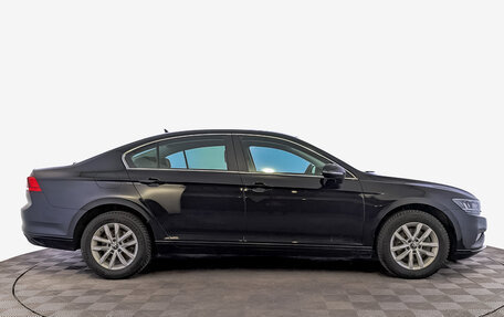 Volkswagen Passat B8 рестайлинг, 2021 год, 3 030 000 рублей, 4 фотография