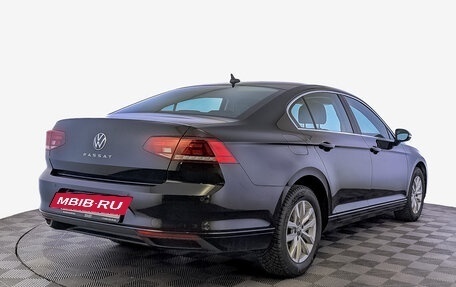 Volkswagen Passat B8 рестайлинг, 2021 год, 3 030 000 рублей, 5 фотография