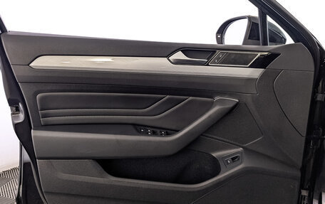 Volkswagen Passat B8 рестайлинг, 2021 год, 3 030 000 рублей, 19 фотография