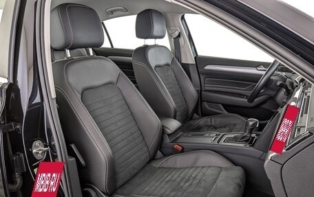 Volkswagen Passat B8 рестайлинг, 2021 год, 3 030 000 рублей, 24 фотография
