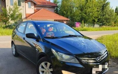Hyundai Solaris II рестайлинг, 2015 год, 800 000 рублей, 1 фотография