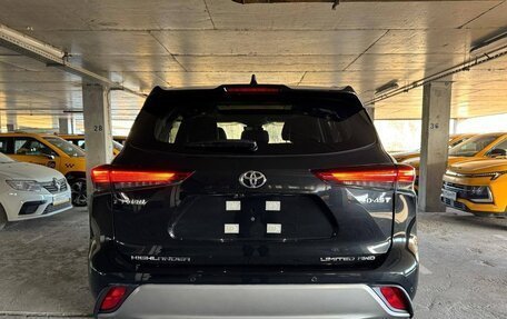 Toyota Highlander, 2025 год, 5 600 000 рублей, 2 фотография