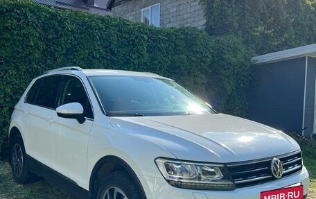 Volkswagen Tiguan II, 2018 год, 2 500 000 рублей, 2 фотография