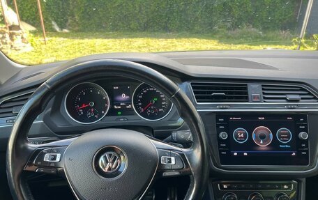 Volkswagen Tiguan II, 2018 год, 2 500 000 рублей, 10 фотография