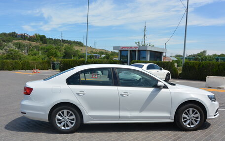 Volkswagen Jetta VI, 2015 год, 1 340 000 рублей, 2 фотография