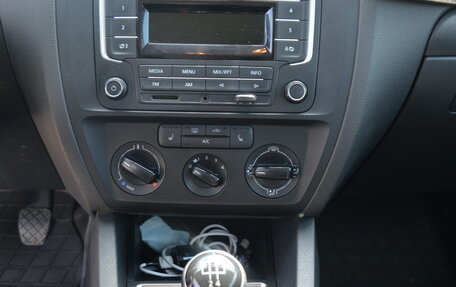 Volkswagen Jetta VI, 2015 год, 1 340 000 рублей, 11 фотография