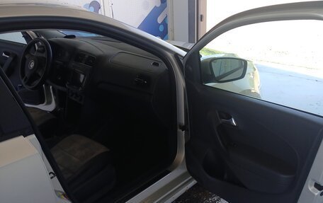 Volkswagen Polo VI (EU Market), 2010 год, 630 000 рублей, 4 фотография