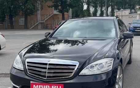 Mercedes-Benz S-Класс, 2010 год, 2 843 400 рублей, 2 фотография