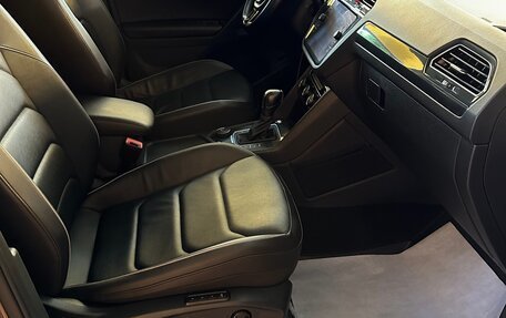 Volkswagen Tiguan II, 2020 год, 2 980 000 рублей, 21 фотография