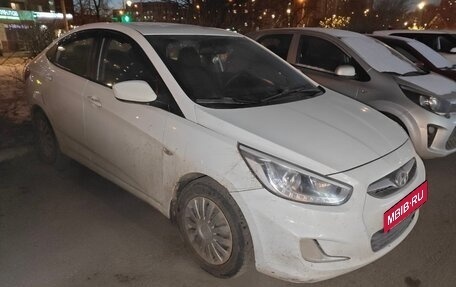 Hyundai Solaris II рестайлинг, 2013 год, 530 000 рублей, 3 фотография