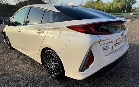 Toyota Prius IV XW50, 2017 год, 1 840 000 рублей, 8 фотография