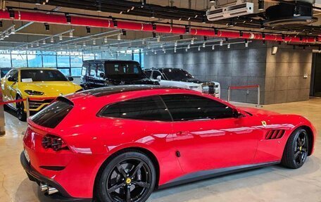 Ferrari GTC4Lusso, 2018 год, 19 300 000 рублей, 3 фотография