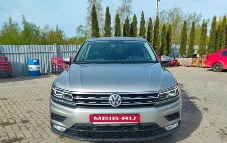 Volkswagen Tiguan II, 2017 год, 2 500 000 рублей, 2 фотография