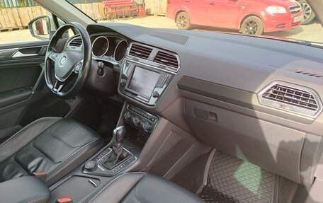 Volkswagen Tiguan II, 2017 год, 2 500 000 рублей, 16 фотография