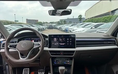 Volkswagen Tiguan II, 2022 год, 2 770 000 рублей, 3 фотография