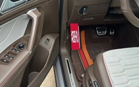 Volkswagen Tiguan II, 2022 год, 2 770 000 рублей, 5 фотография